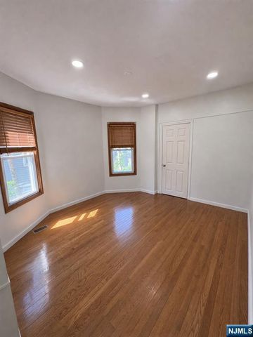 344 Valley Brook Avenue 1, Lyndhurst, NJ 07071