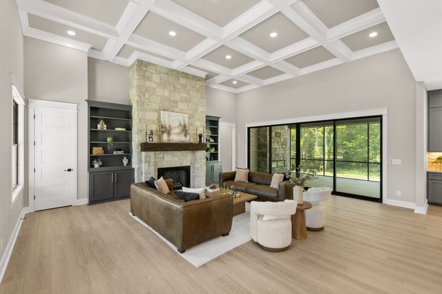 2108 Country Club Dr, Tullahoma, TN 37388