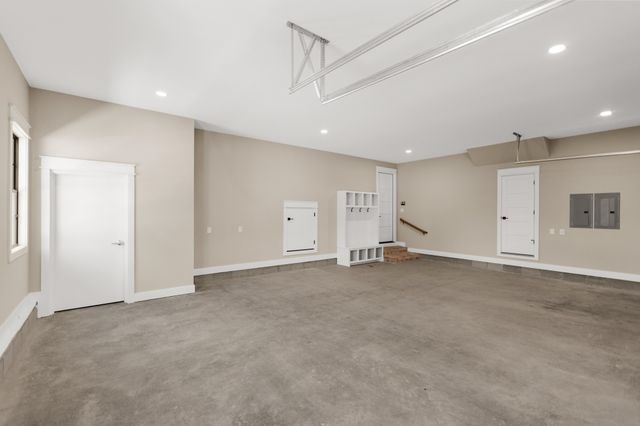 2108 Country Club Dr, Tullahoma, TN 37388