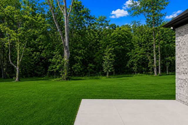 2108 Country Club Dr, Tullahoma, TN 37388