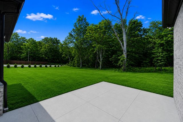 2108 Country Club Dr, Tullahoma, TN 37388