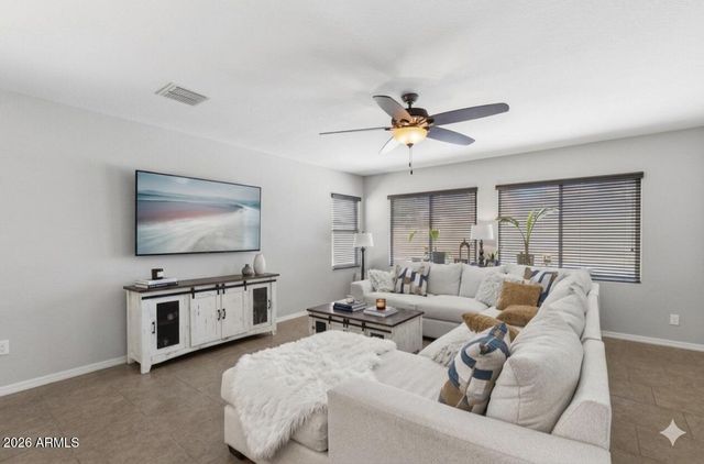 18624 W MOUNTAIN VIEW Road, Waddell, AZ 85355