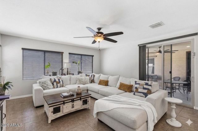 18624 W MOUNTAIN VIEW Road, Waddell, AZ 85355