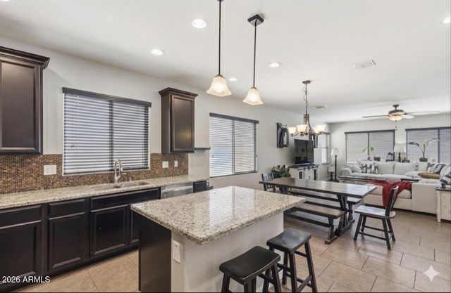 18624 W MOUNTAIN VIEW Road, Waddell, AZ 85355