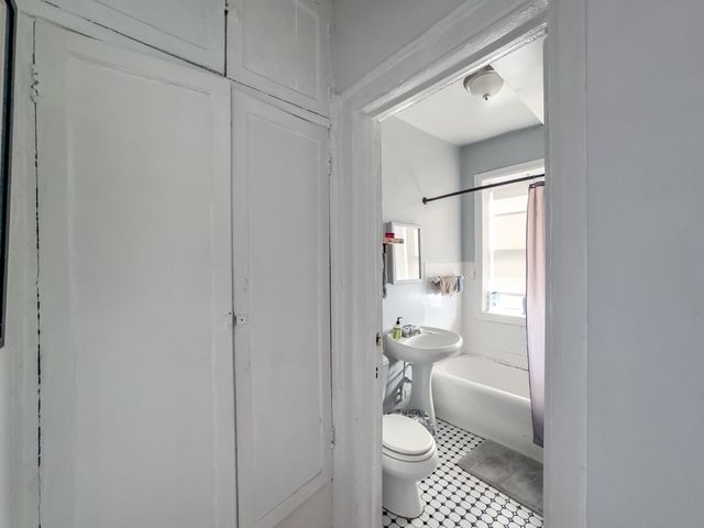 2019 N Humboldt Boulevard 1E, Chicago, IL 60647