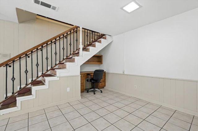 1204 Edgecliff Drive, Bedford, TX 76022