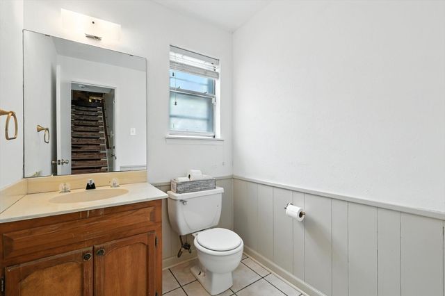 1204 Edgecliff Drive, Bedford, TX 76022