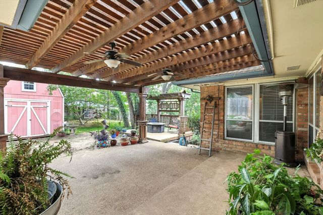 1204 Edgecliff Drive, Bedford, TX 76022