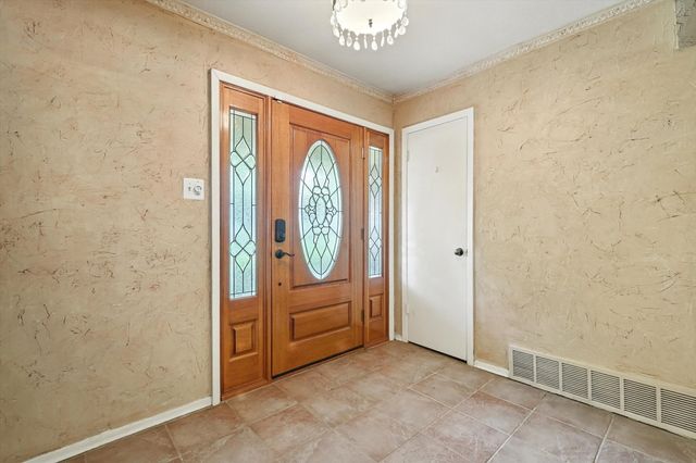 1204 Edgecliff Drive, Bedford, TX 76022