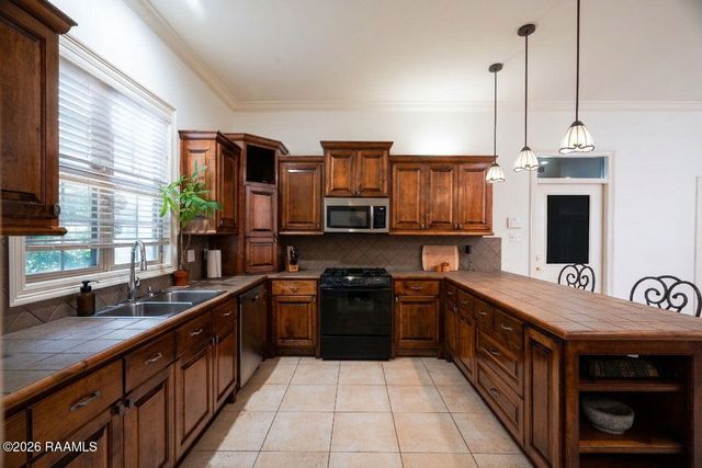 212 Greenhaven Drive, Lafayette, LA 70508