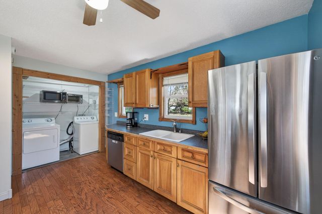 6600 Quebec Avenue N, Brooklyn Park, MN 55428