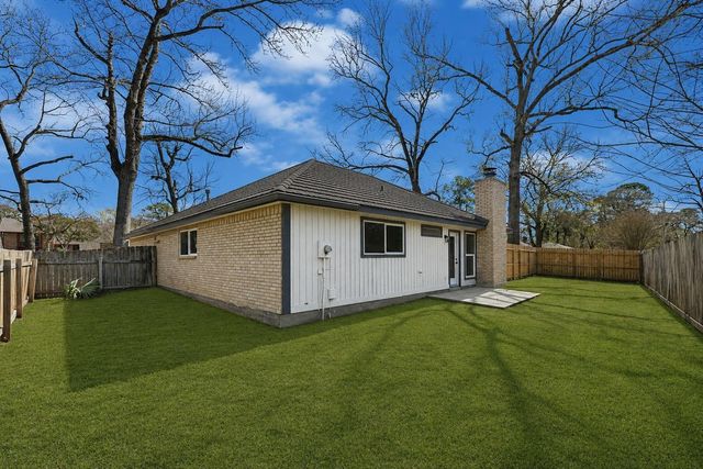 3203 Falling Brook Drive, Houston, TX 77345