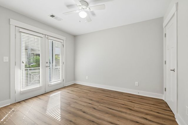 602 Centerpoint Ln, Nashville, TN 37209