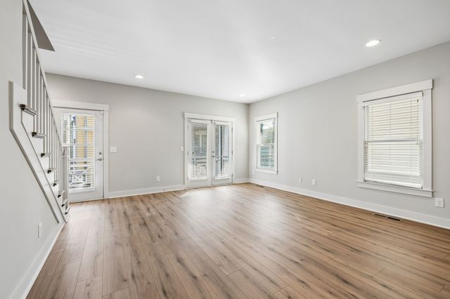 602 Centerpoint Ln, Nashville, TN 37209