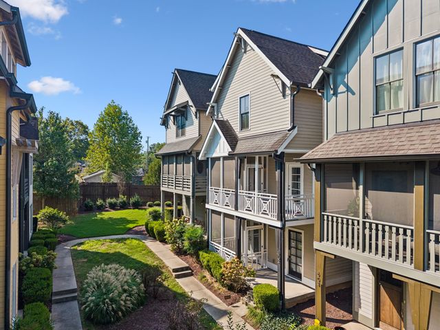 602 Centerpoint Ln, Nashville, TN 37209
