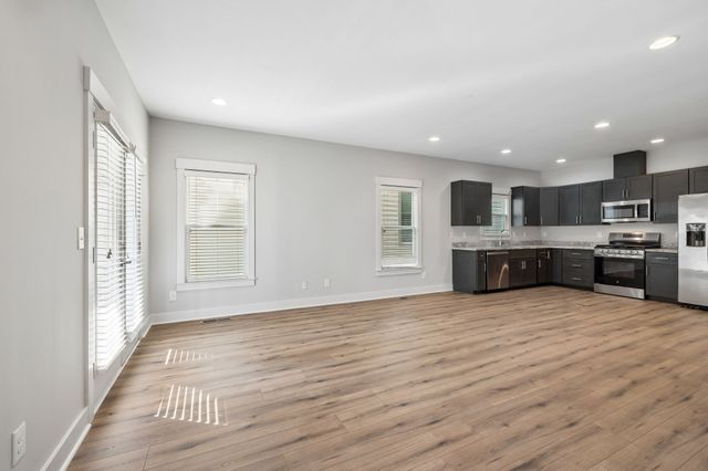 602 Centerpoint Ln, Nashville, TN 37209