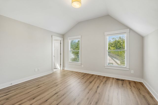 602 Centerpoint Ln, Nashville, TN 37209