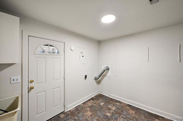 215 Edgewood Place, Ferndale, MI 48220