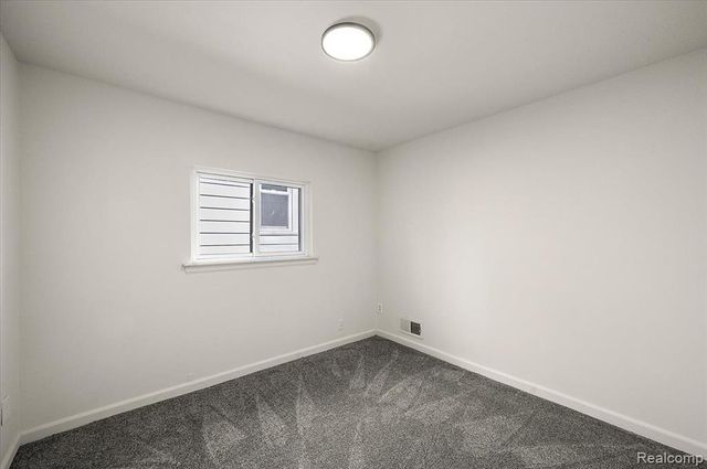 215 Edgewood Place, Ferndale, MI 48220