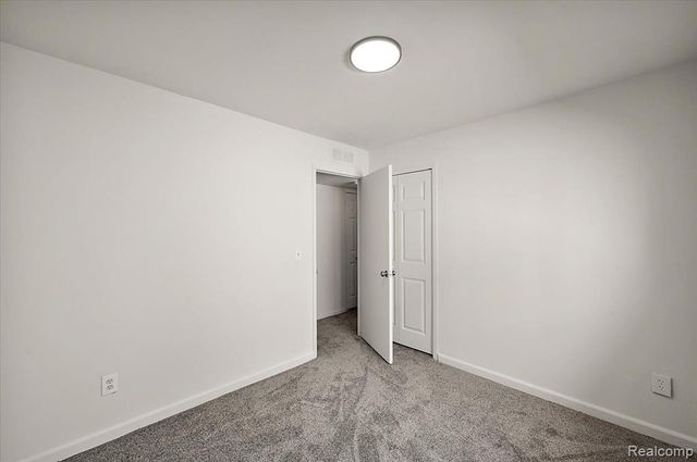 215 Edgewood Place, Ferndale, MI 48220