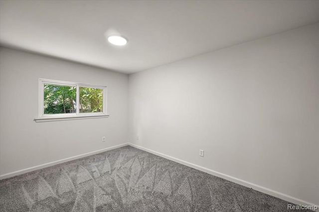 215 Edgewood Place, Ferndale, MI 48220