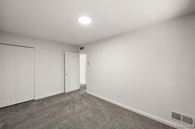 215 Edgewood Place, Ferndale, MI 48220