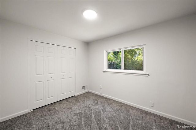 215 Edgewood Place, Ferndale, MI 48220