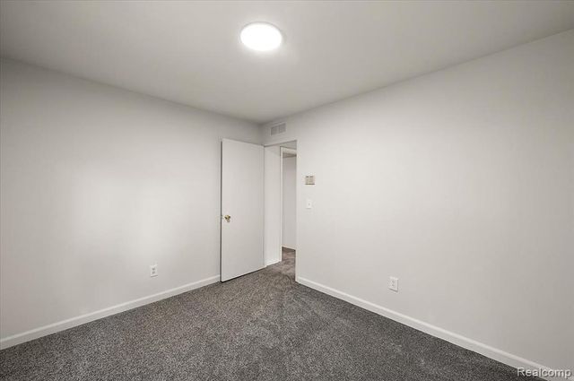 215 Edgewood Place, Ferndale, MI 48220
