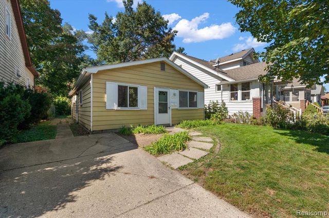 215 Edgewood Place, Ferndale, MI 48220