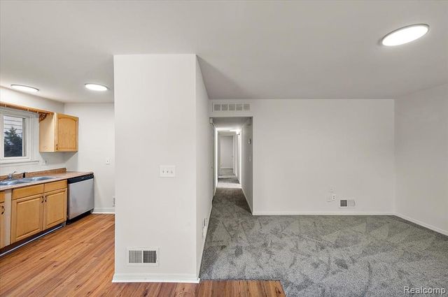215 Edgewood Place, Ferndale, MI 48220