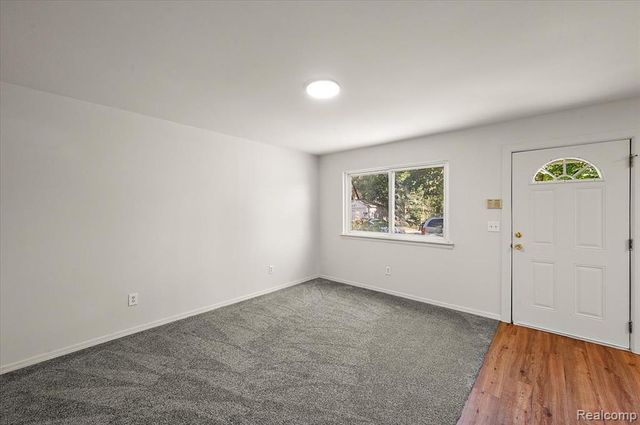 215 Edgewood Place, Ferndale, MI 48220