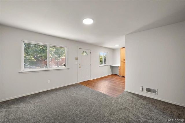 215 Edgewood Place, Ferndale, MI 48220