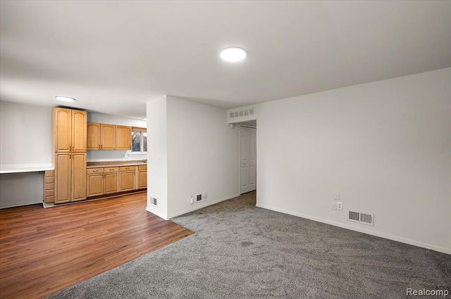 215 Edgewood Place, Ferndale, MI 48220