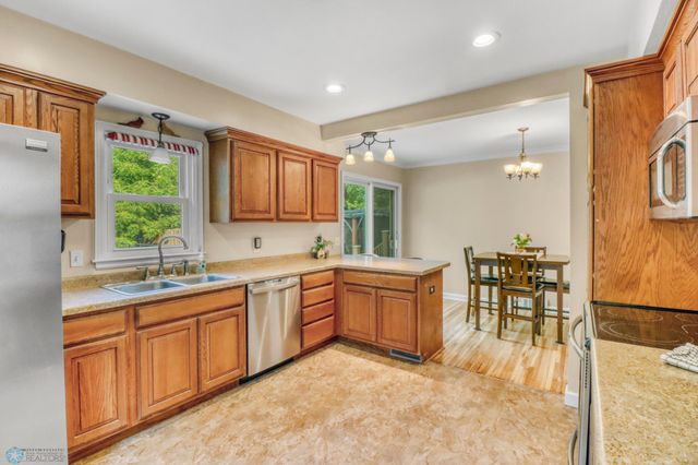 1306 9th Street N, Fargo, ND 58102