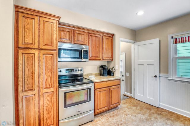 1306 9th Street N, Fargo, ND 58102