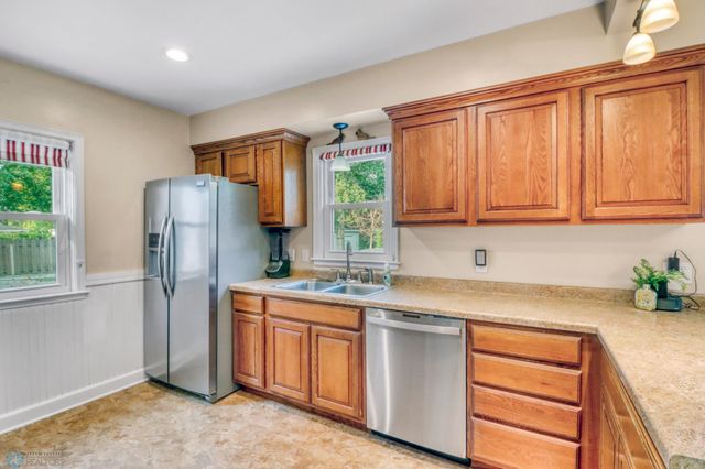 1306 9th Street N, Fargo, ND 58102
