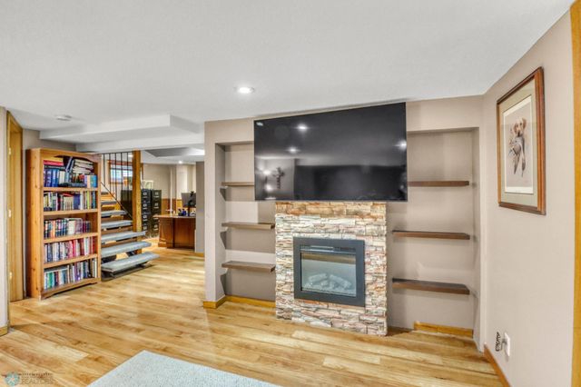 1306 9th Street N, Fargo, ND 58102