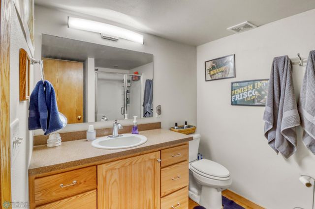 1306 9th Street N, Fargo, ND 58102