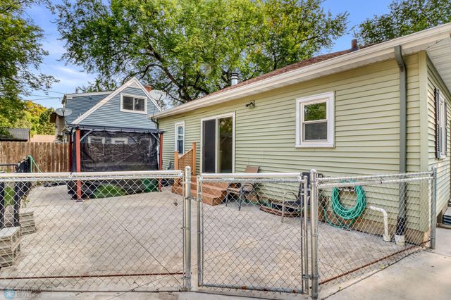 1306 9th Street N, Fargo, ND 58102