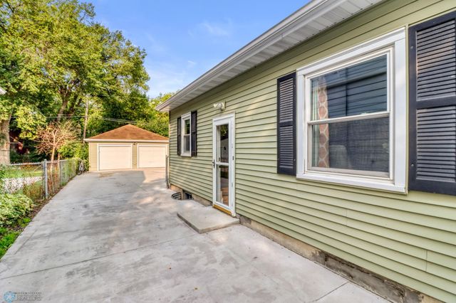 1306 9th Street N, Fargo, ND 58102