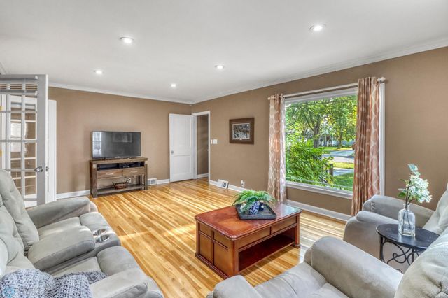 1306 9th Street N, Fargo, ND 58102
