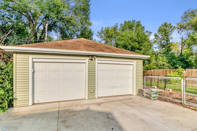 1306 9th Street N, Fargo, ND 58102