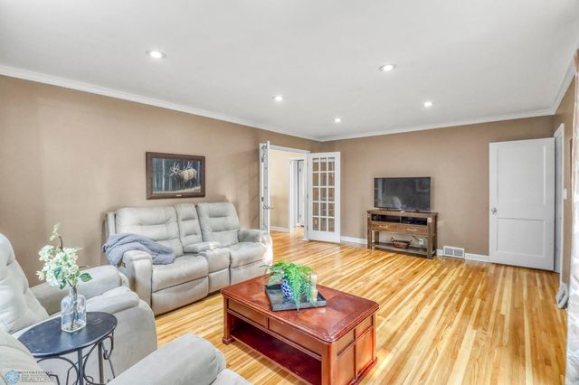 1306 9th Street N, Fargo, ND 58102