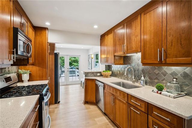 2662 Fox Hills Drive, Decatur, GA 30033