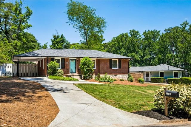 2662 Fox Hills Drive, Decatur, GA 30033