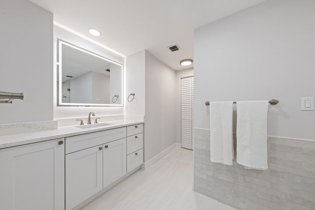 70 Celestial Way 110, Juno Beach, FL 33408