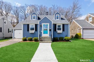 8 Bartlett Manor, Norwalk, CT 06850