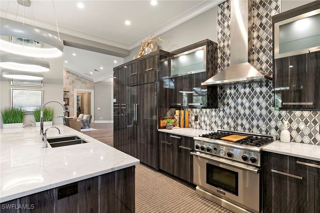 927 Barcarmil WAY, Naples, FL 34110