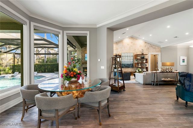 927 Barcarmil WAY, Naples, FL 34110