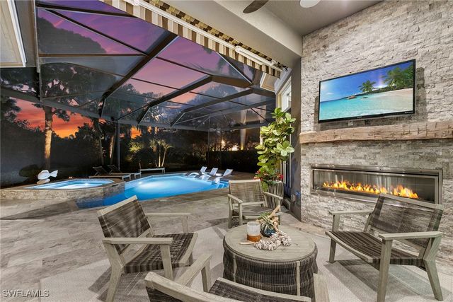 927 Barcarmil WAY, Naples, FL 34110